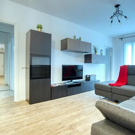 Apartment Caseospitali - Casa Francesca, Modernissimo Trilocale Per 6 *